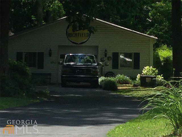 2nd image of 4165 Red Oak Dr