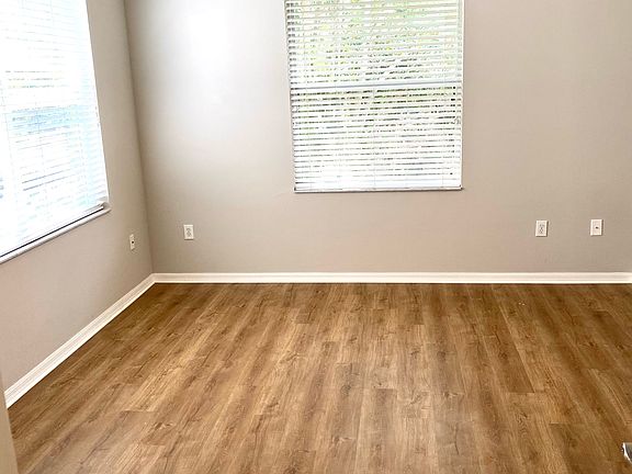 4th image of 2102 W Horatio St APT E