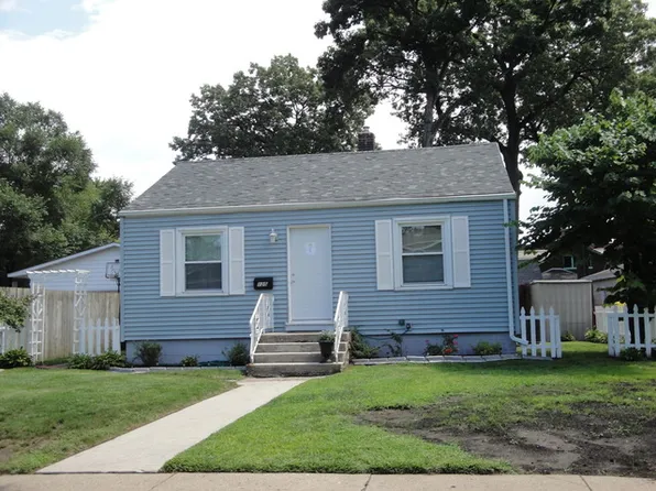 125 N Lindberg St, Griffith, IN 46319