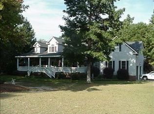 865 W Emerald Lake Dr, Sumter, SC 29153