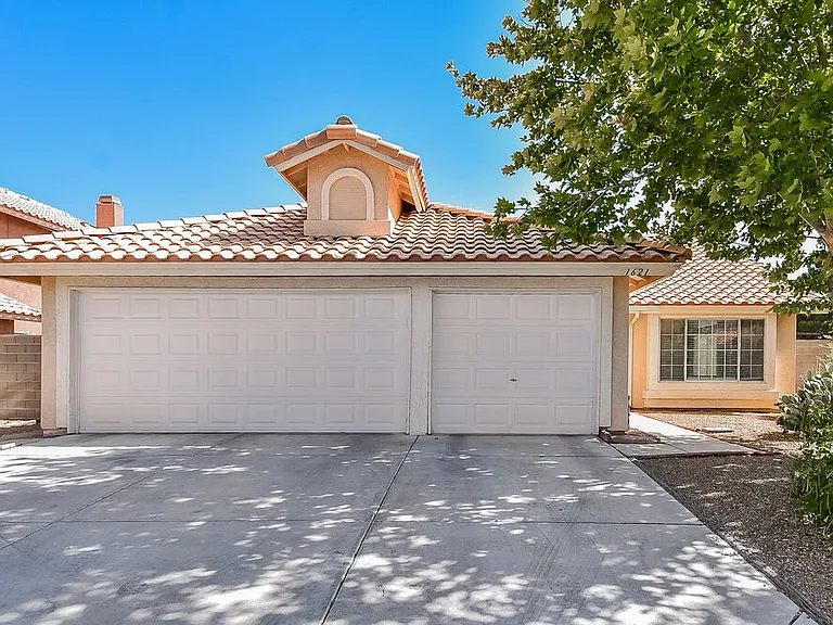 1621 Running Creek Dr — Photo 1