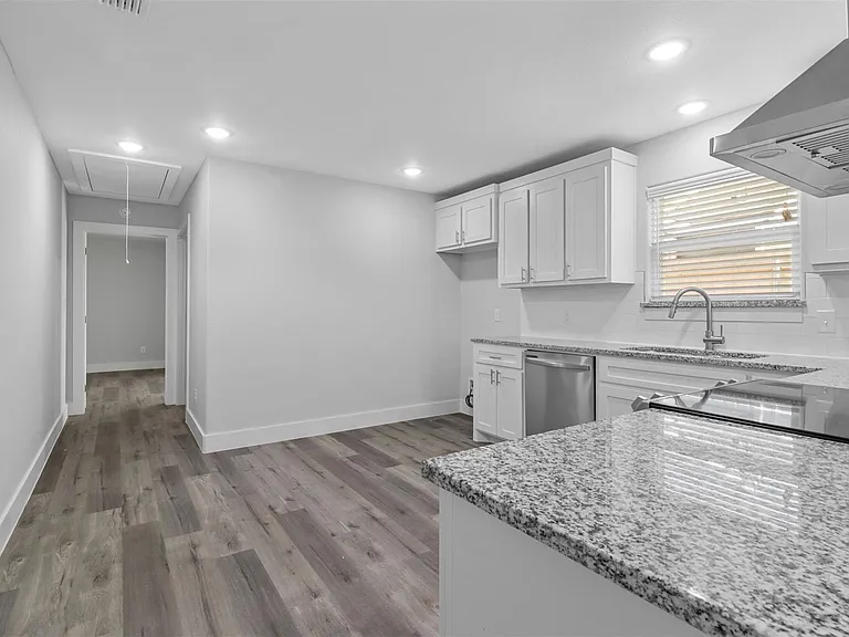 514 N Rusk Ave #516 — Photo 5