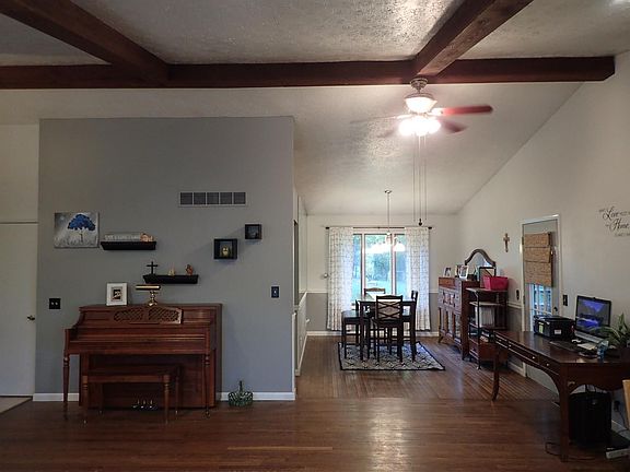 5th image of 19481 Knollwood Dr