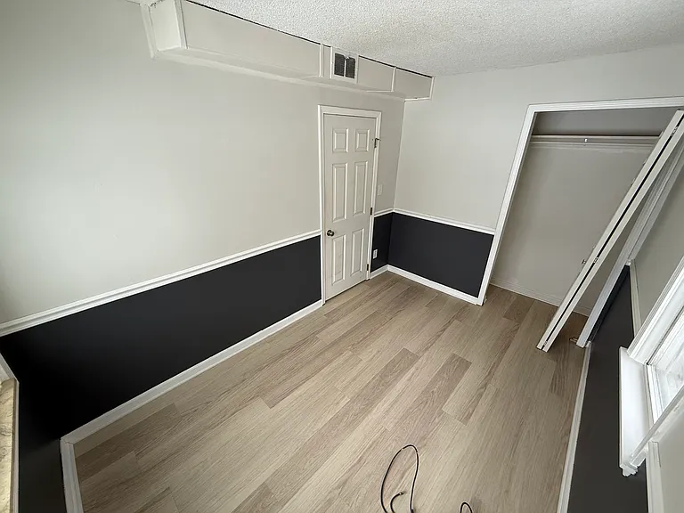 2680 Mott Ave — Photo 10