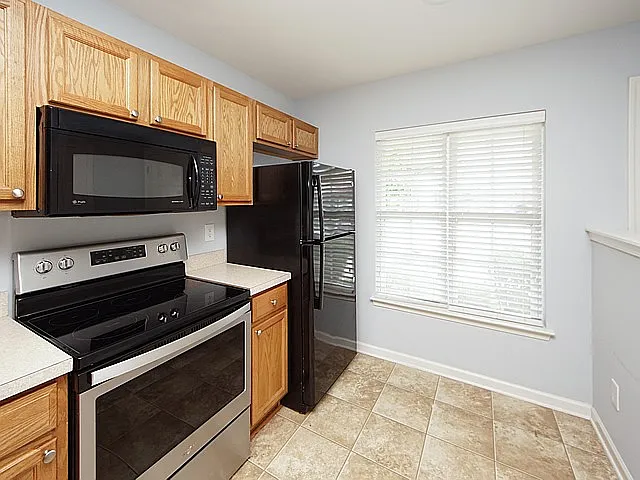 572 Truman Dr — Photo 10
