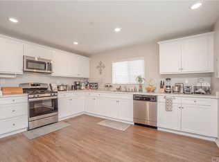 7337 Edgewater Way, Fontana, CA 92336
