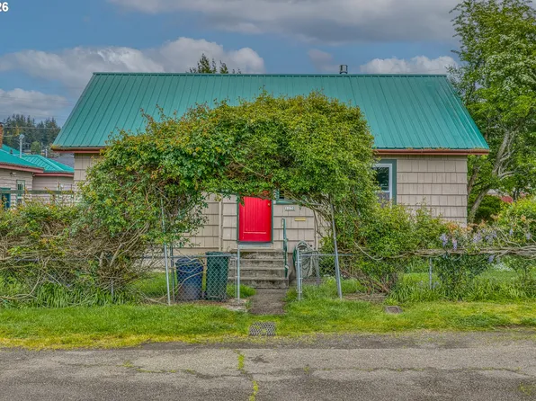 1170 N Baxter St, Coquille, OR 97423