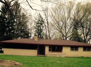 53560 33rd St, Paw Paw, MI 49079