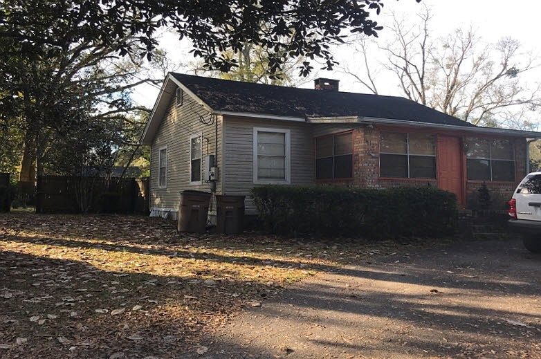 2nd image of 2061 Faye St