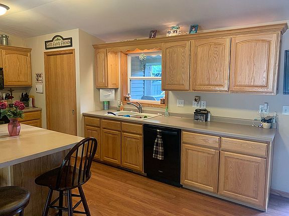 4th image of 2060 E Preston Dr