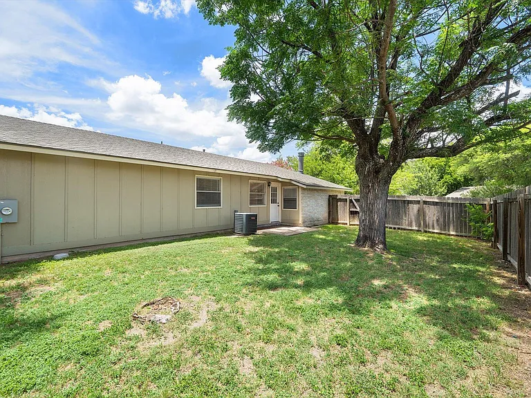 10300 E Rutland Vlg — Photo 35