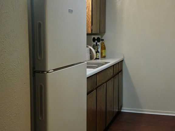 2nd image of 2958 Park Square Dr APT 104