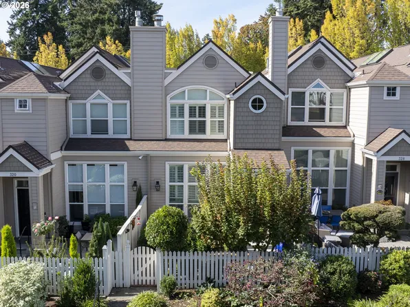 324 4th St, Lake Oswego, OR 97034
