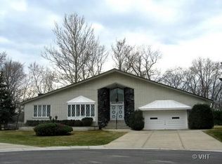 6796 N Lexington Ln, Niles, IL 60714