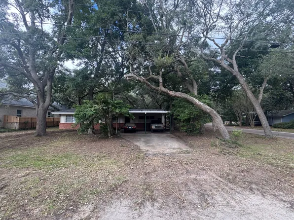 162 Grandview Ave, Valparaiso, FL 32580