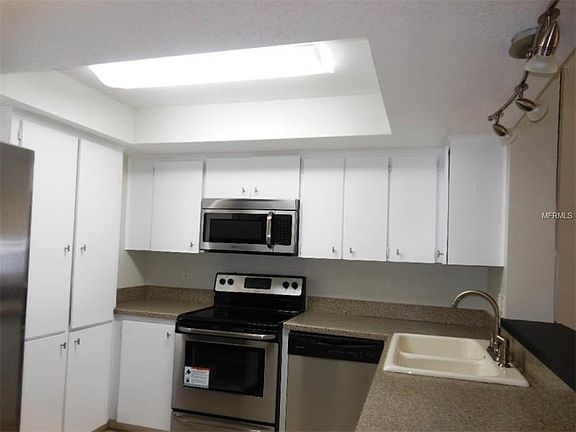 4th image of 2617 Cove Cay Dr Unit 402