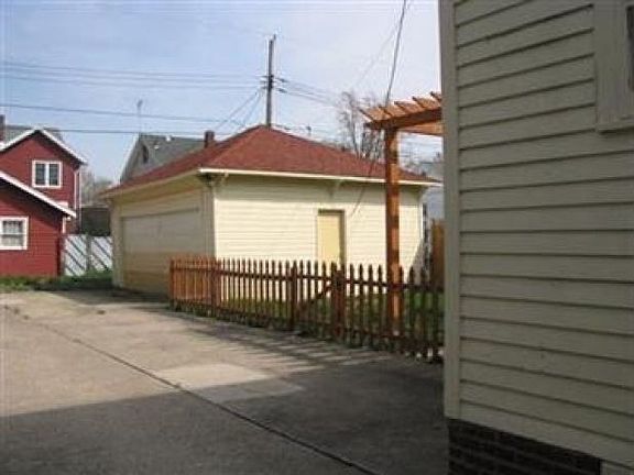 3rd image of 959 Mildred Ave