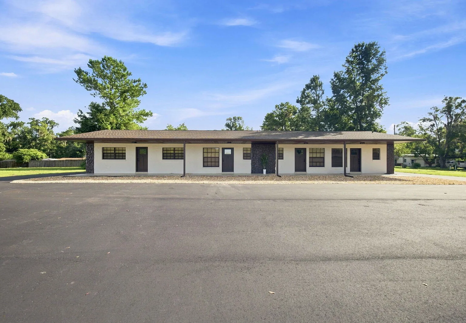 1 bed, 1.0 bath, $1,200 — Photo 1