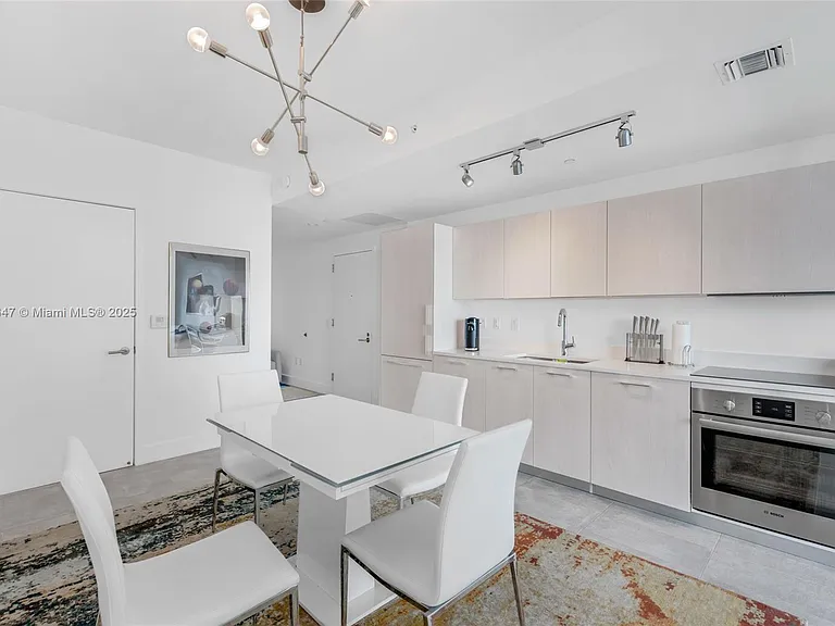 501 NE 31st St #3307 — Photo 8