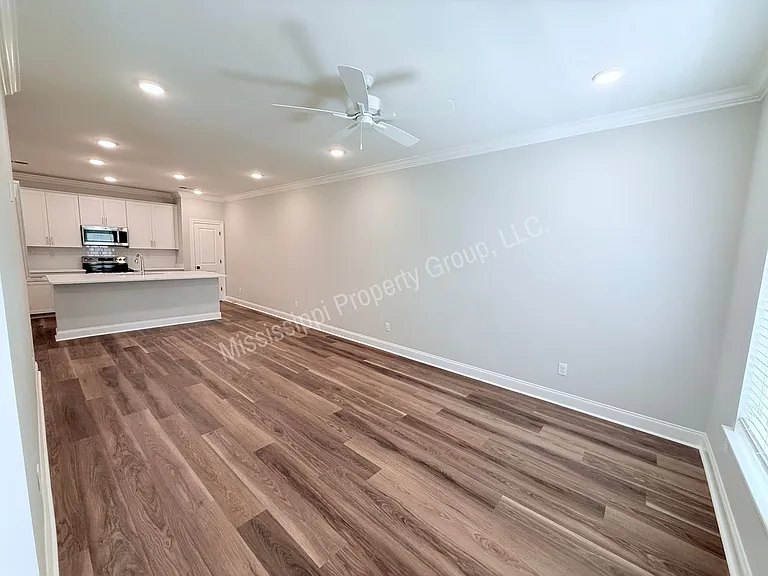 3532 Fenwick Way — Photo 3