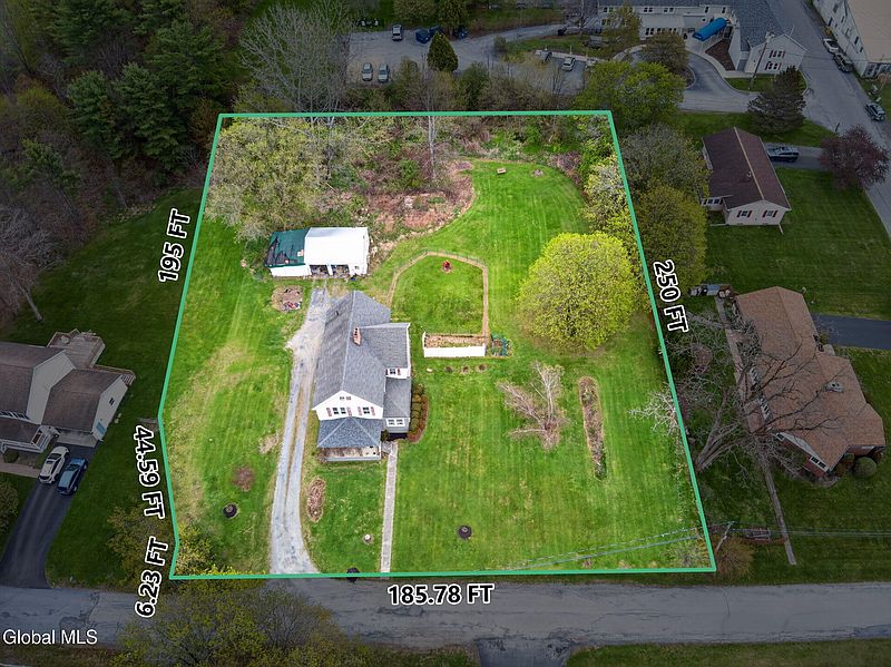 3rd image of 1 Scott Lane