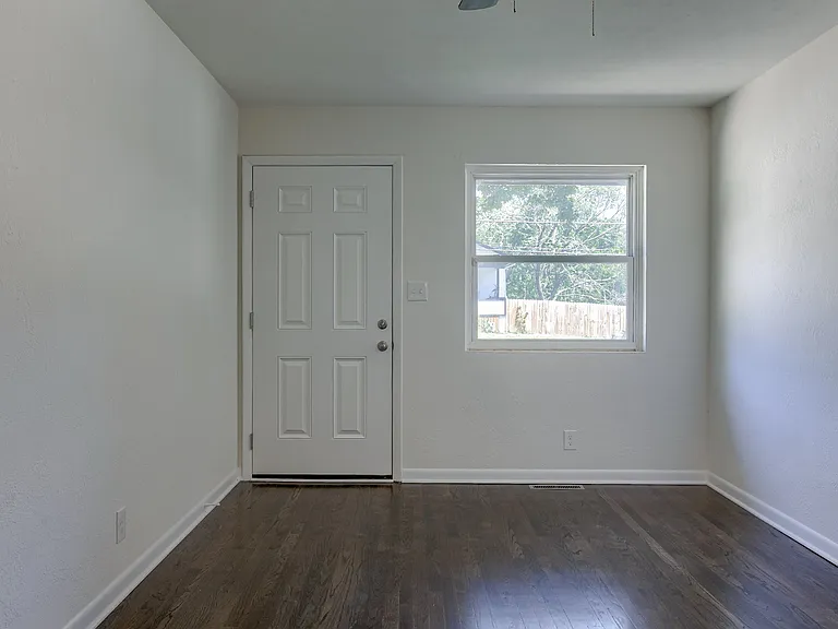 1200 N Osage St — Photo 7