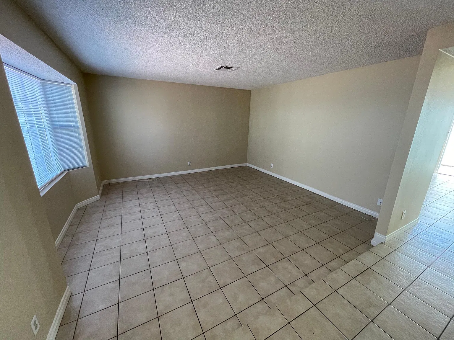 5383 Mountain Vista St — Photo 3