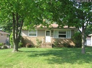 18074 Broxton Dr, Strongsville, OH 44136