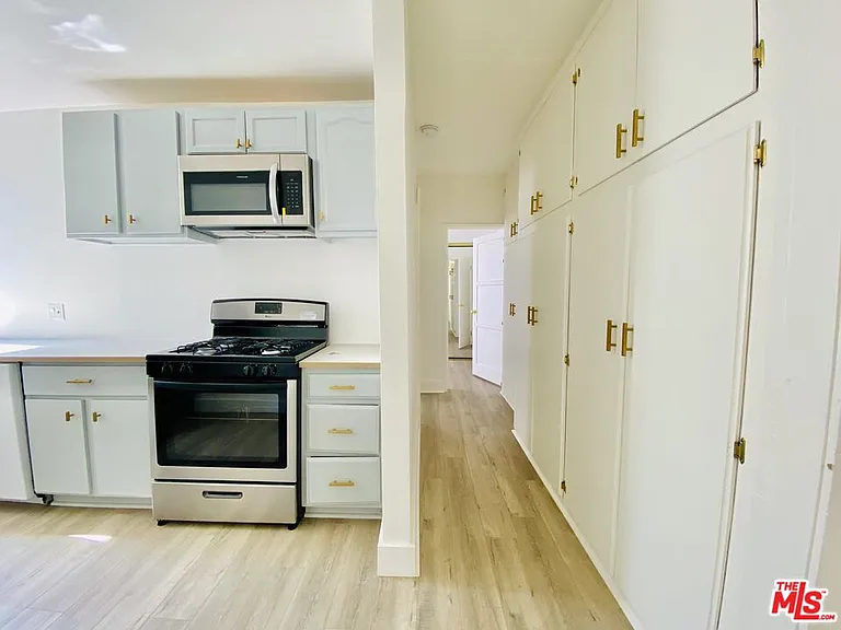1478 W Vernon Ave — Photo 5