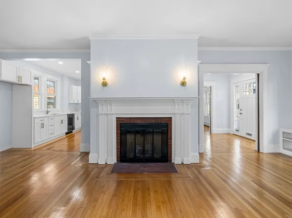 303 Maple St, New Bedford, MA 02740