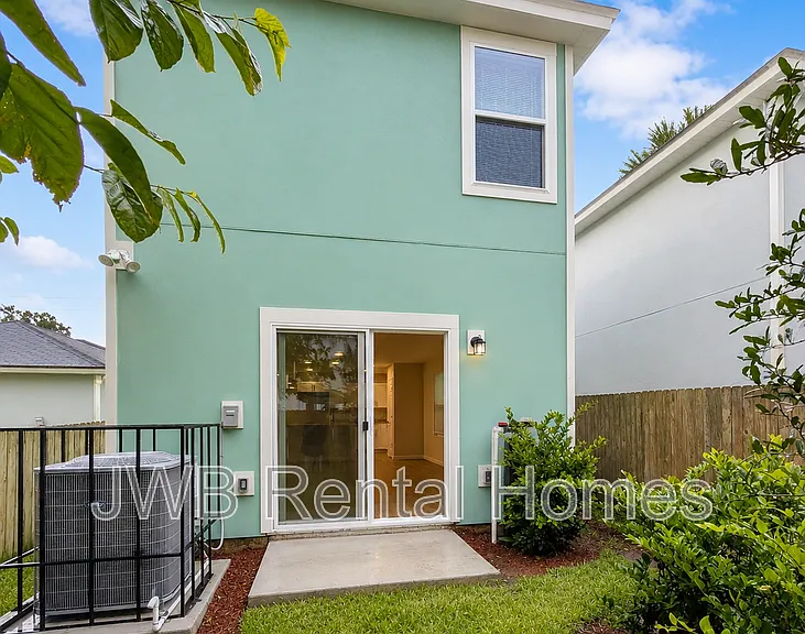 8599 Galveston Ave — Photo 13