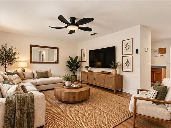3rd image of 200 SW 264TH STREET
