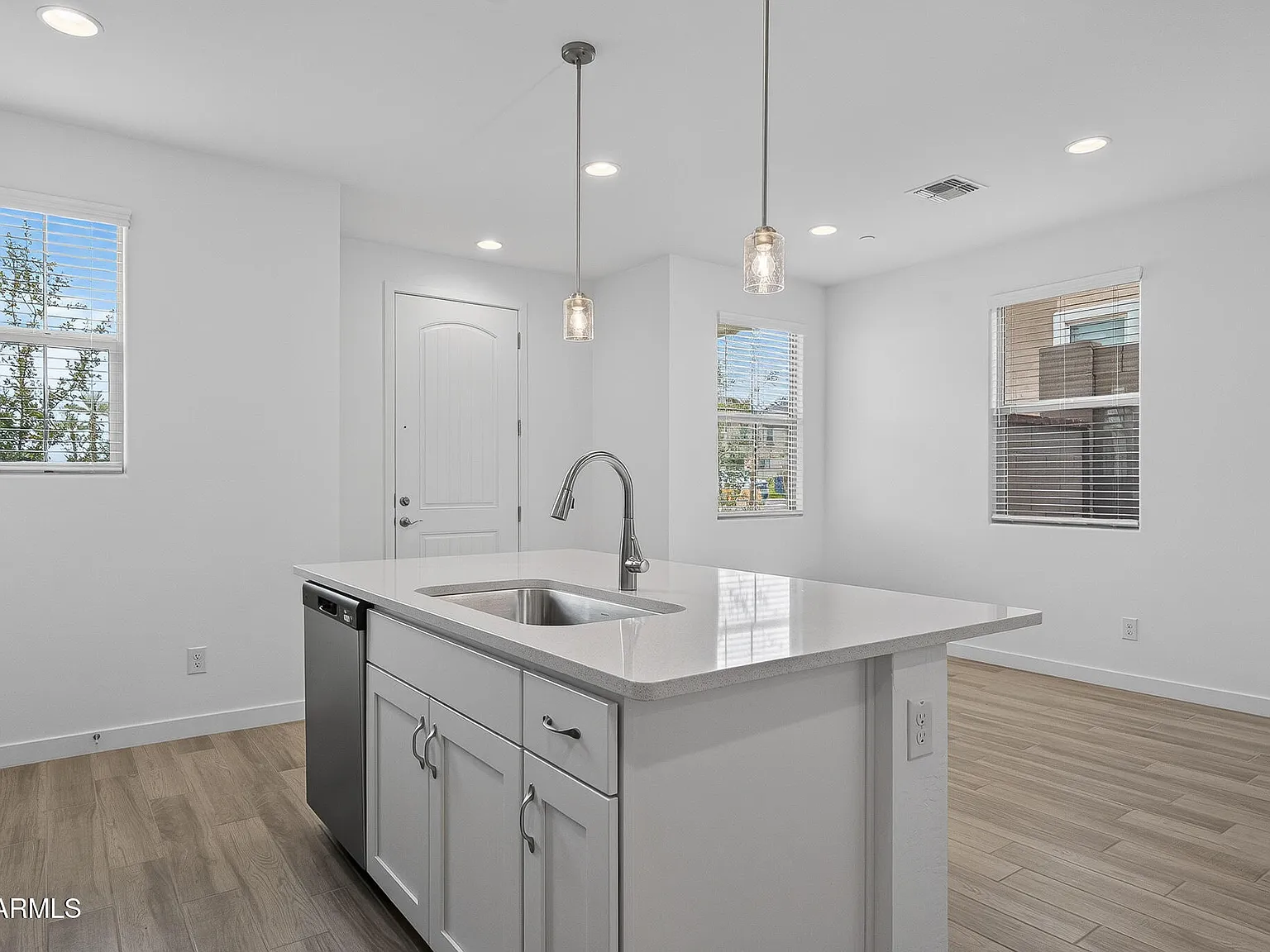 3 bed, 2.5 bath, 1526 sqft, $2,450 — Photo 4