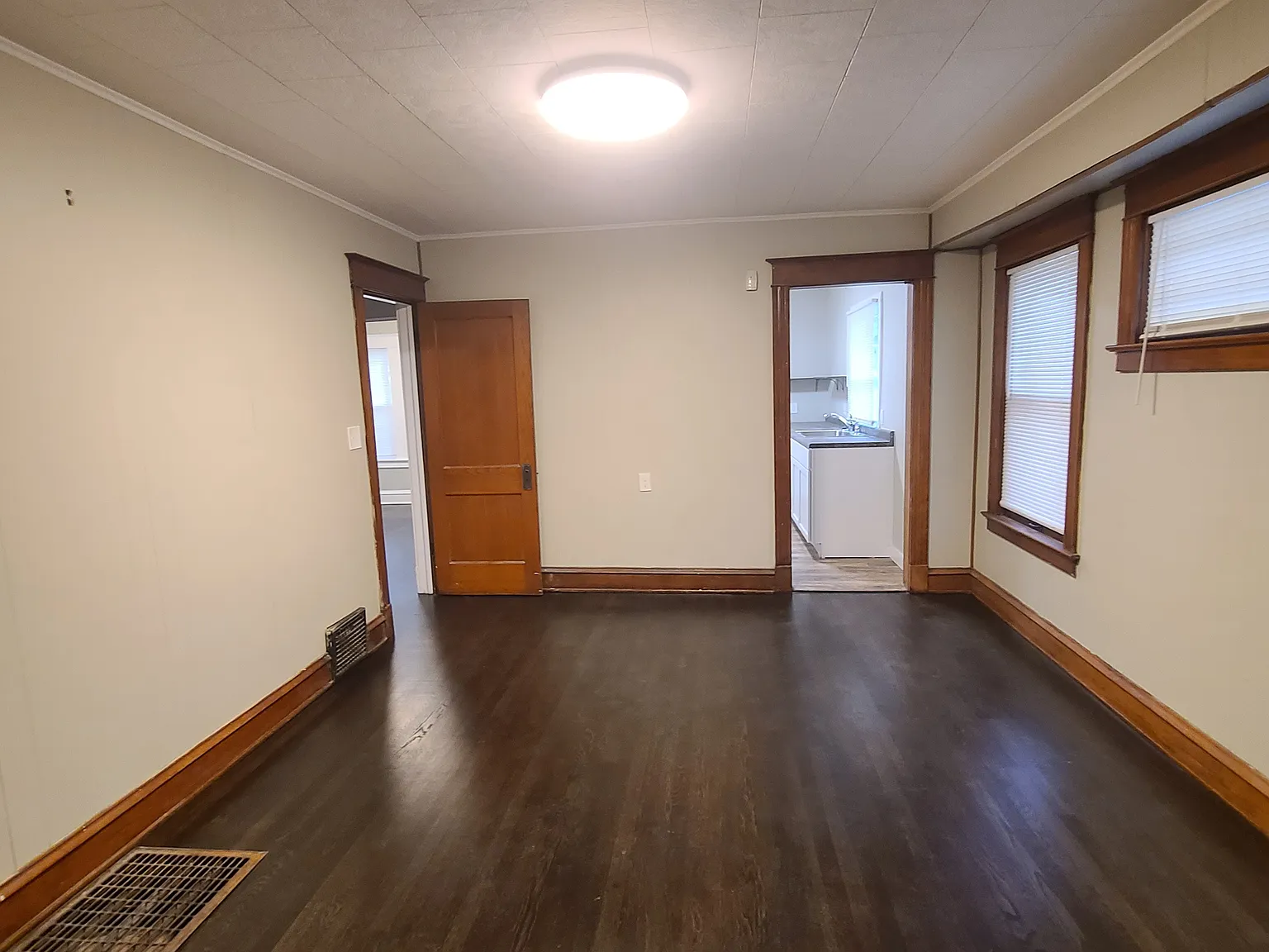2 bed, 938 sqft, $950 — Photo 4