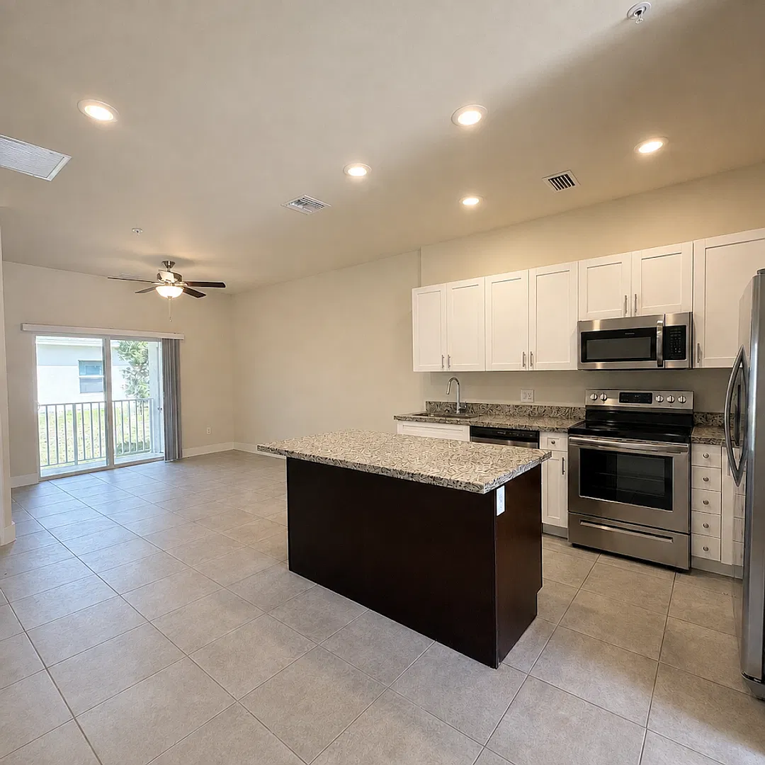 3221-3409 SW 8th Pl — Photo 2