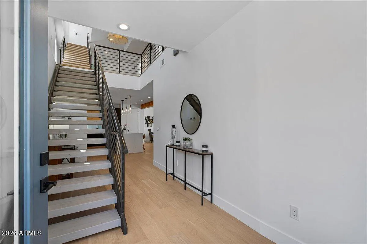 4 bed, 5.0 bath, 2480 sqft, $4,600 — Photo 4