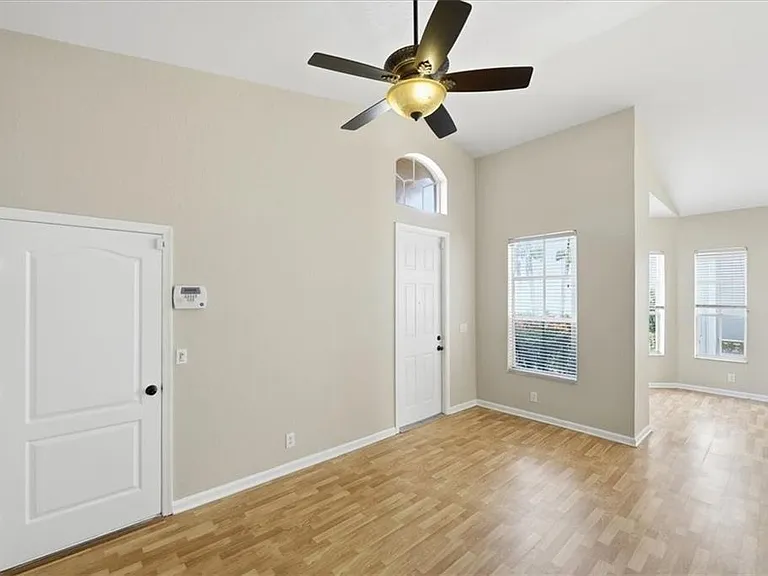 6217 Spring Lake Ter — Photo 2