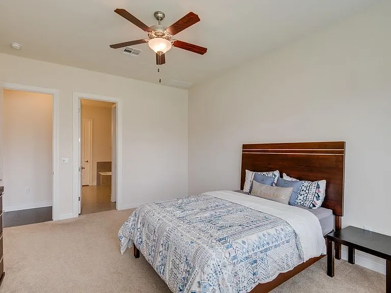 9600 Ivalenes Hope Dr — Photo 16