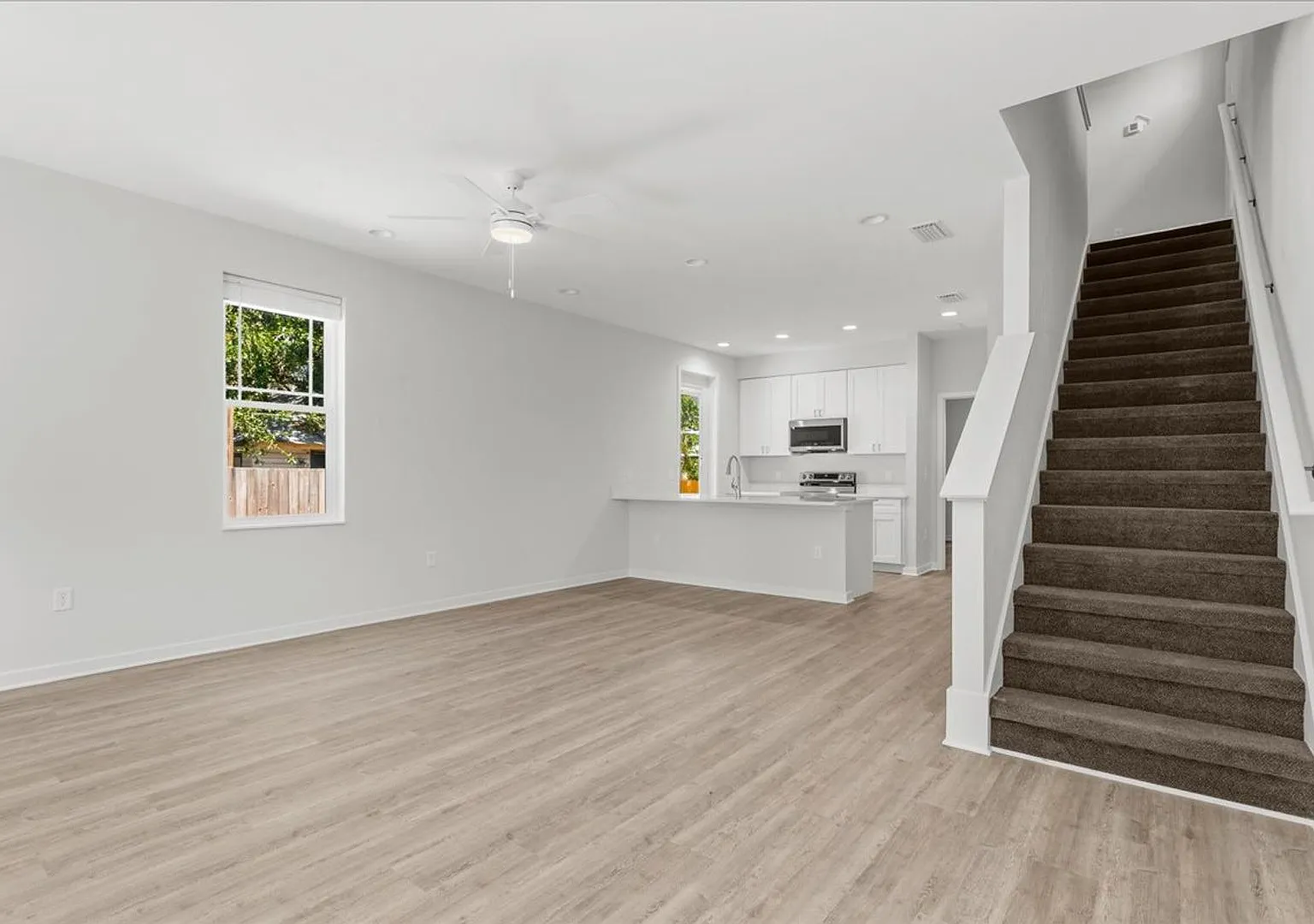 Brand New Construction 4/4 — Photo 3