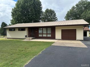 413 S 3rd St, Ava, IL 62907