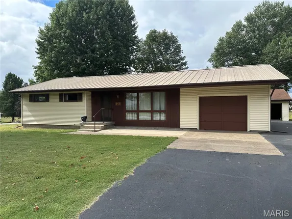 413 S 3rd St, Ava, IL 62907