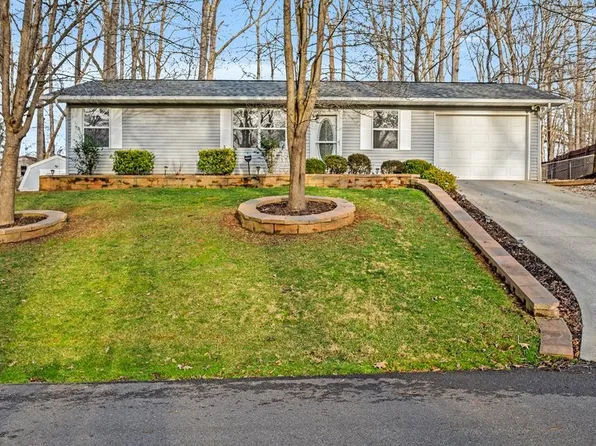 610 Caughron Dr, Sevierville, TN 37876