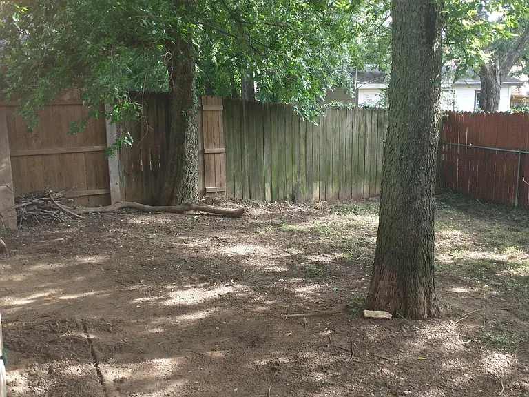 100-102 Honey Bee Dr — Photo 6