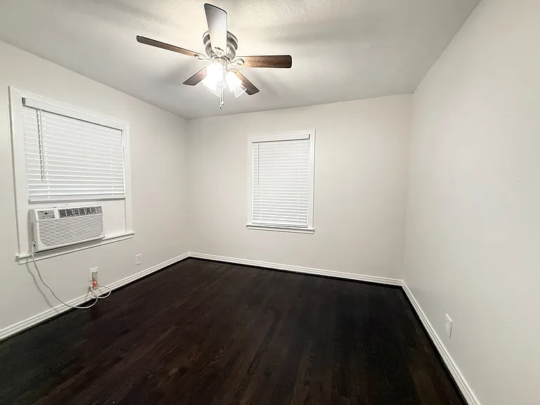 832 S Anderson St — Photo 11