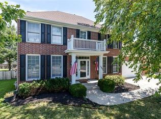 1105 SW Sunflower Dr, Lees Summit, MO 64081