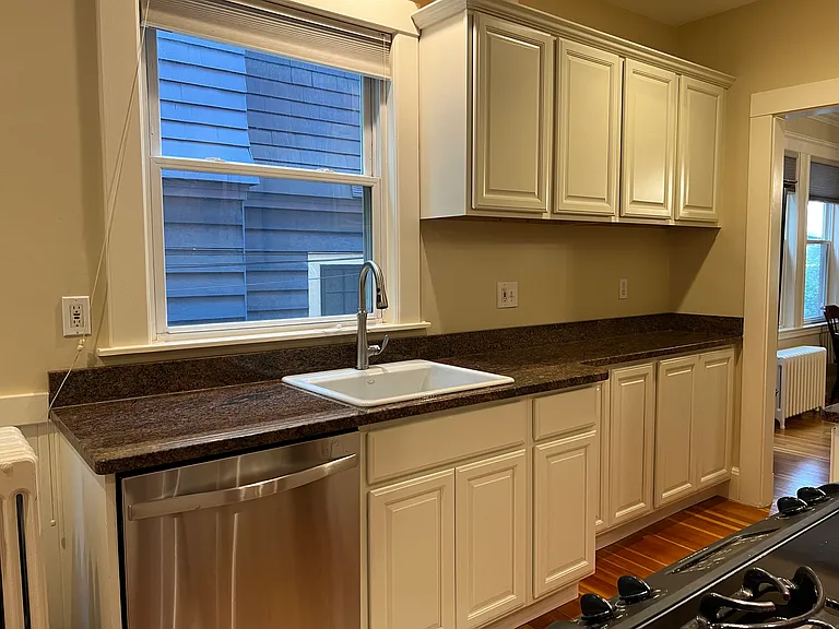 184 Magazine St #1B — Photo 12