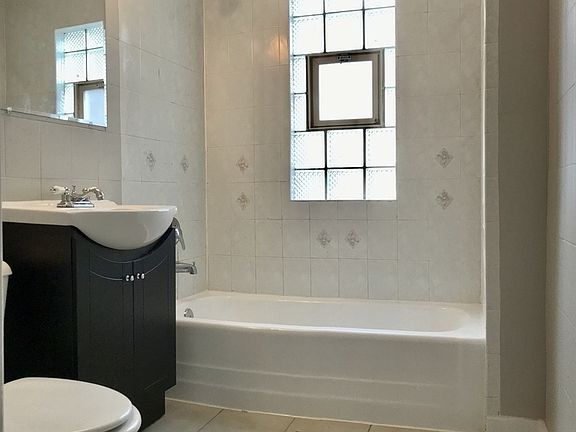 4th image of 9149 S Essex Ave #1
