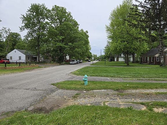 2nd image of 3740 Forest Manor Ave