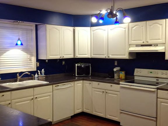2nd image of 125 Brooks Ct