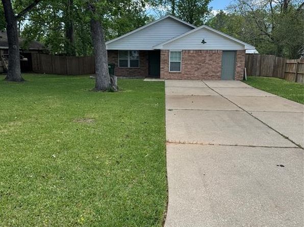 157 Hillside Dr, Liberty, TX 77575